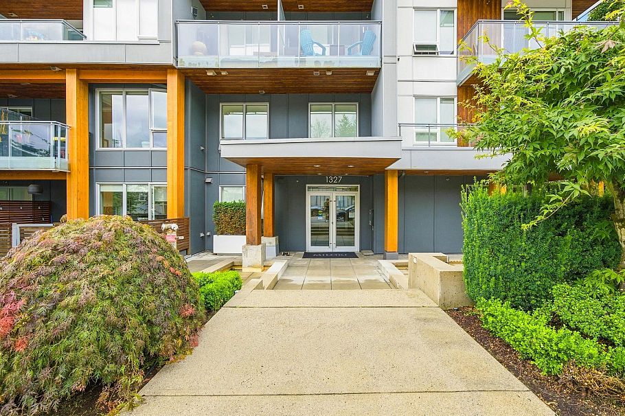 401 1327 Draycott Road North Vancouver, BC - 35