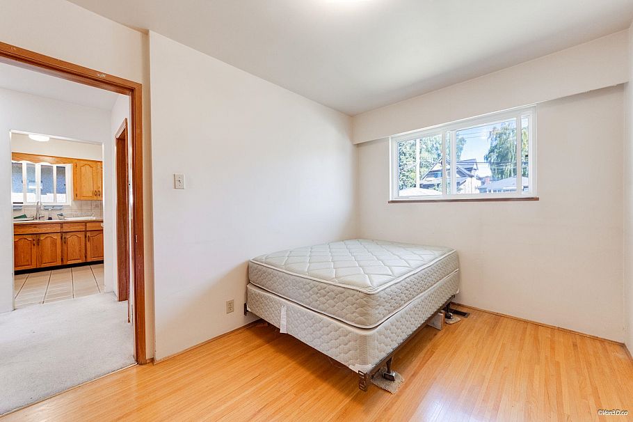 25 E 47th Avenue Vancouver, BC - 15