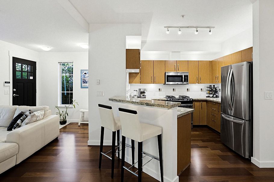 6230 Logan Lane Vancouver, BC - 7