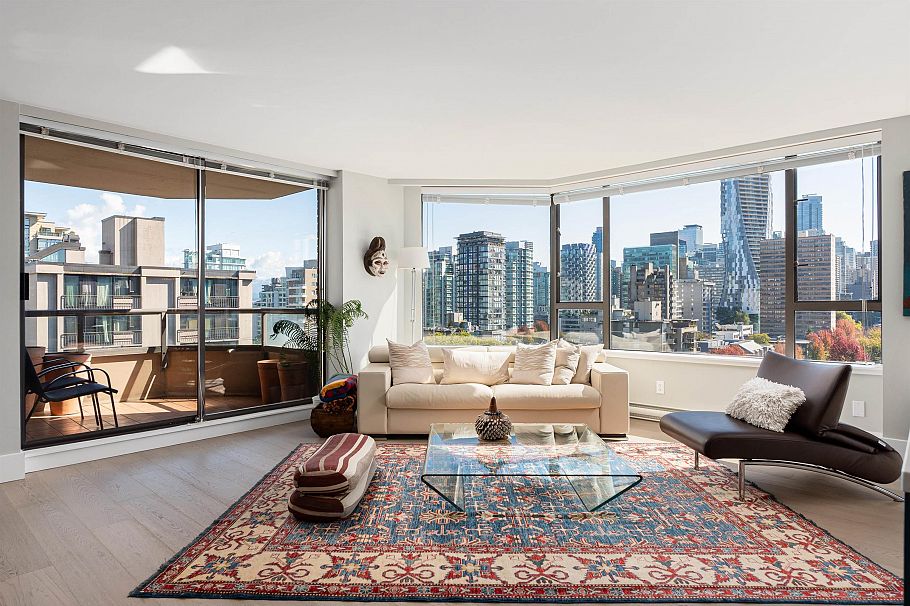 1001 1860 Robson Street Vancouver, BC - 2