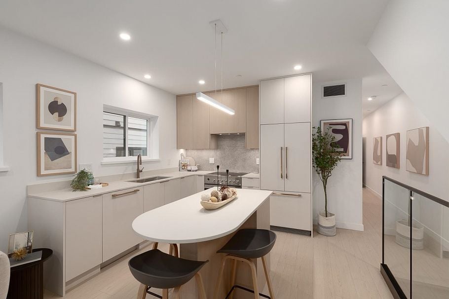 203 2329 E 34th Avenue Vancouver, BC - 1