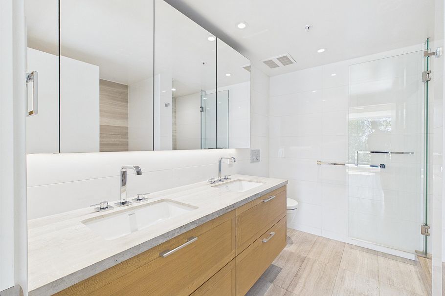 1573 W 57 Avenue Vancouver, BC - 23