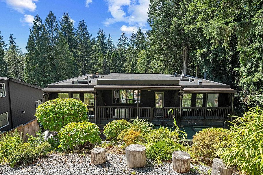 4066 Norwood Avenue North Vancouver, BC - 36