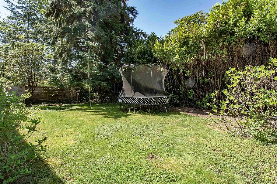 361 W 19th Street North Vancouver, BC - 20