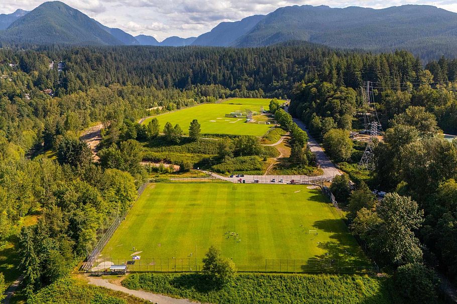 877 Old Lillooet Road North Vancouver, BC - 37