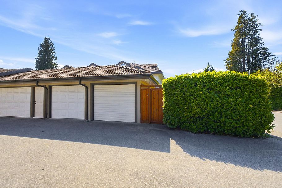 305 E 17th Street North Vancouver, BC - 39