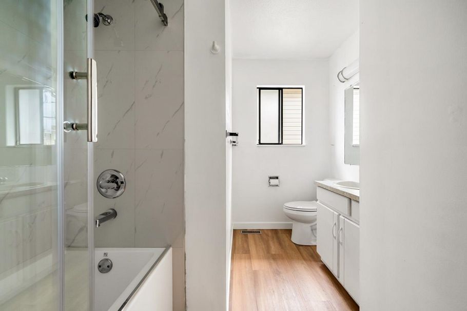 2539 E 34th Avenue Vancouver, BC - 18