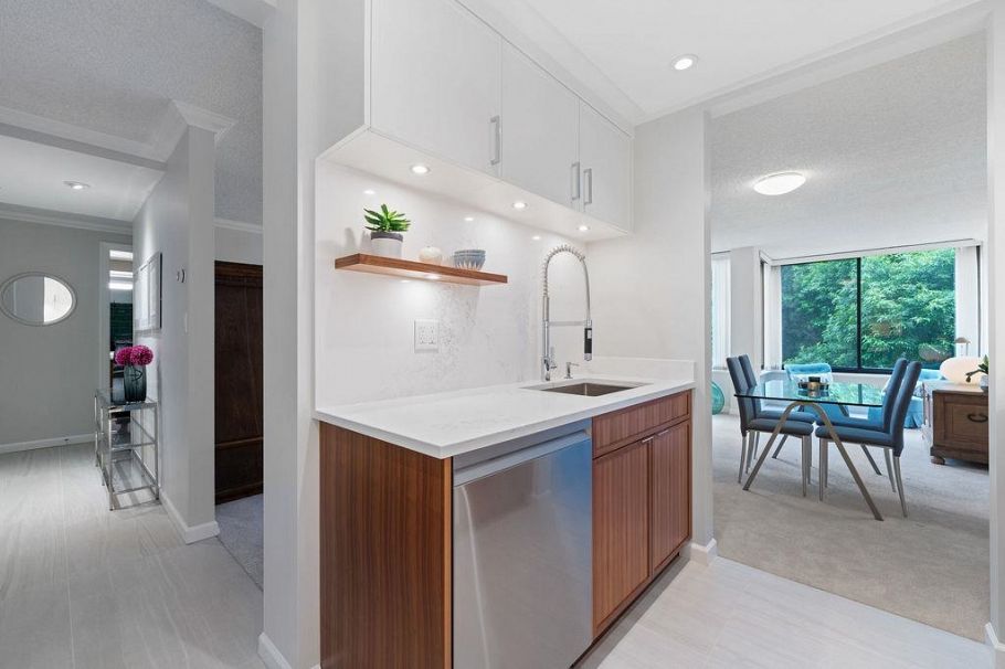 305 4101 Yew Street Vancouver, BC - 3