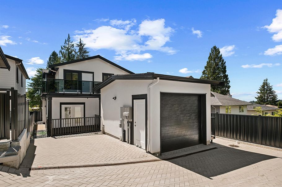 812 Montroyal Boulevard North Vancouver, BC - 23