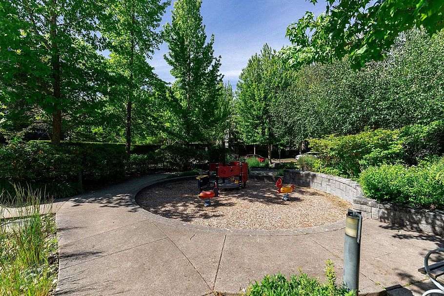 6230 Logan Lane Vancouver, BC - 37