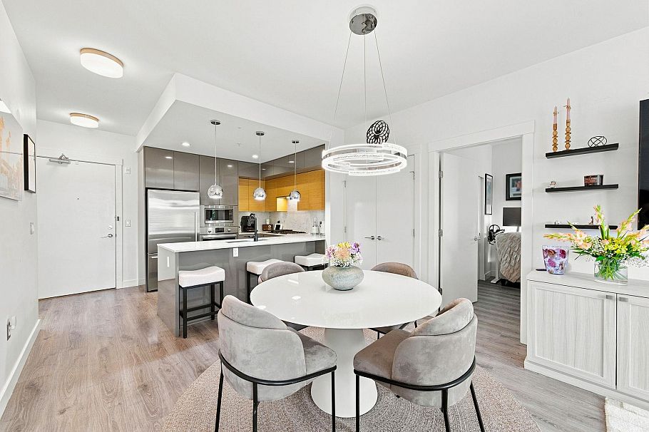 401 1327 Draycott Road North Vancouver, BC - 3