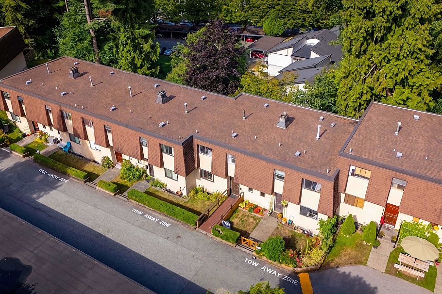 877 Old Lillooet Road North Vancouver, BC - 33