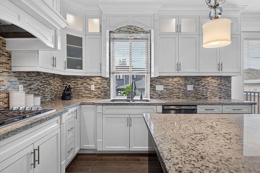 1010 E 55th Avenue Vancouver, BC - 9