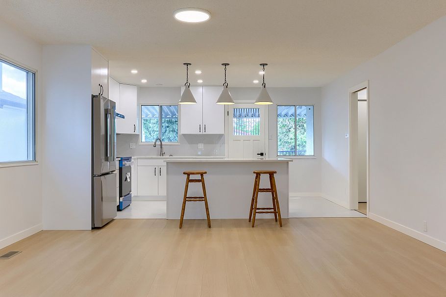 3492 E 49th Avenue Vancouver, BC - 6