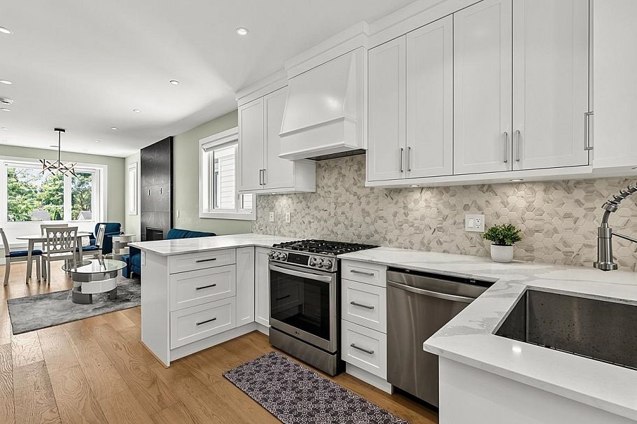 1324 W 15th Street North Vancouver, BC - 8