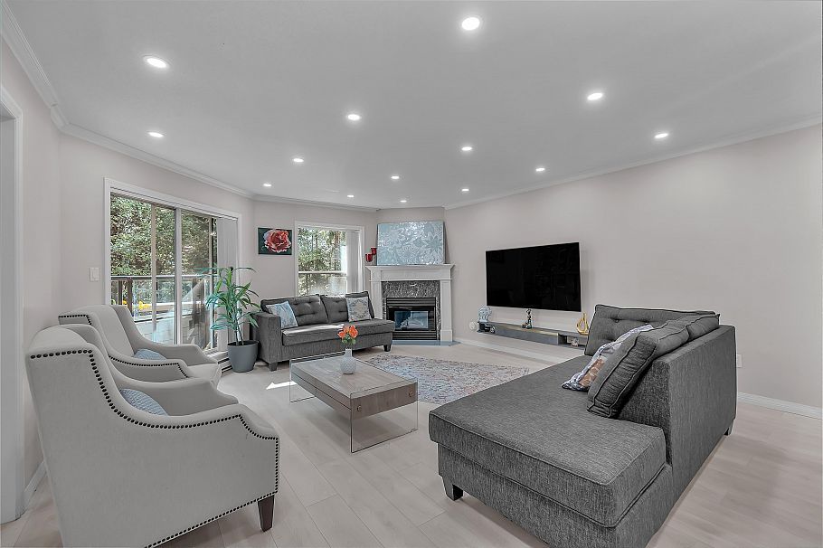 207 1500 Ostler Court North Vancouver, BC - 4