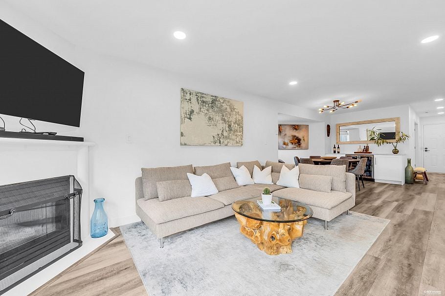604 1500 Ostler Court North Vancouver, BC - 6