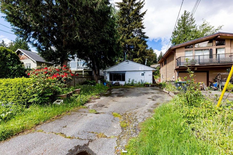 3297 Fromme Road North Vancouver, BC - 3