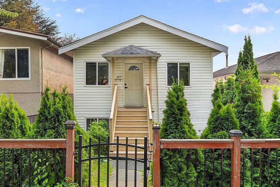 2316 Nanaimo Street Vancouver, BC - 1