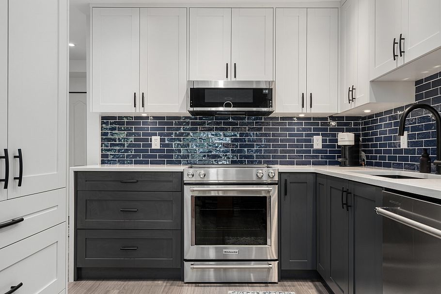 203 825 W 15th Avenue Vancouver, BC - 4