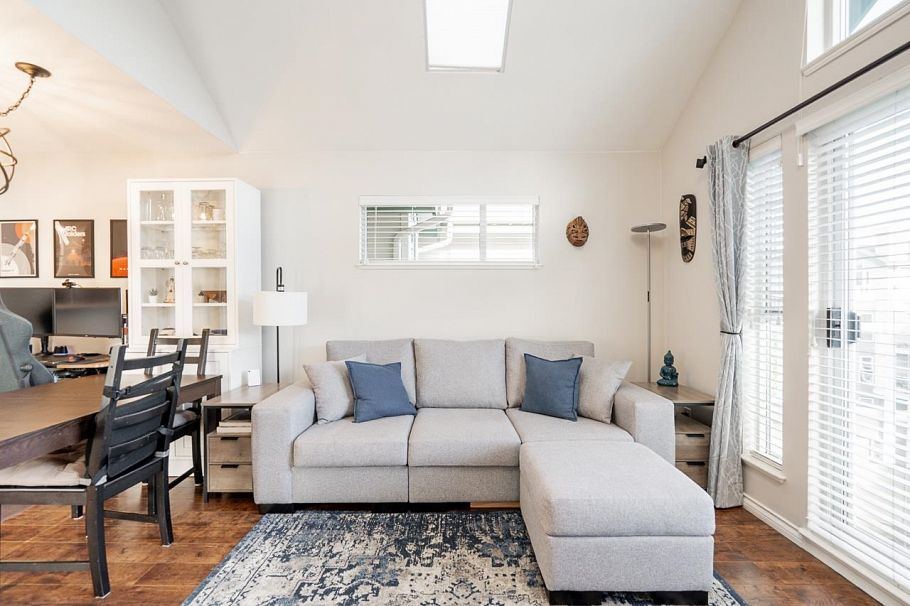 402 228 E 18th Avenue Vancouver, BC - 5
