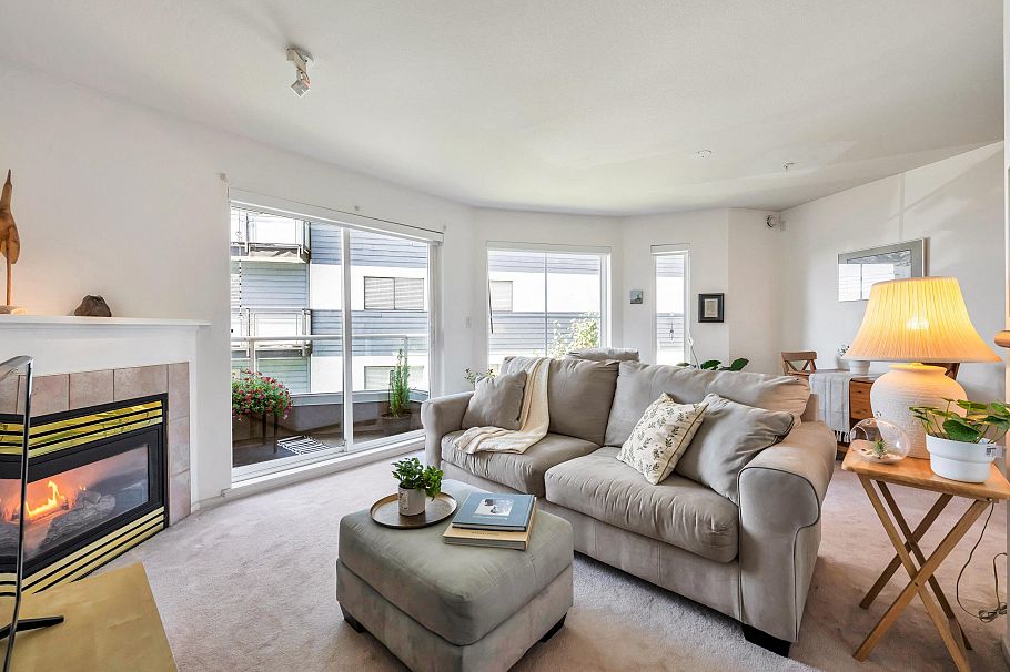 206 245 St. Davids Avenue North Vancouver, BC - 2