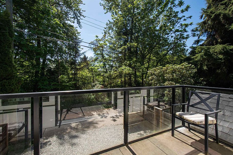 361 W 19th Street North Vancouver, BC - 37
