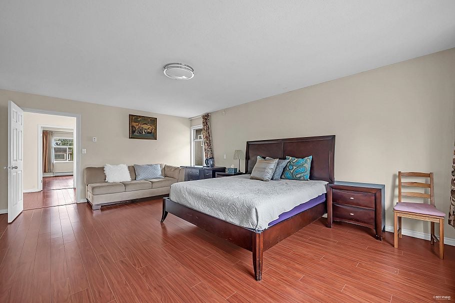1945 W 44th Avenue Vancouver, BC - 14