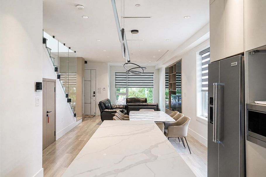 3586 W 42nd Avenue Vancouver, BC - 4
