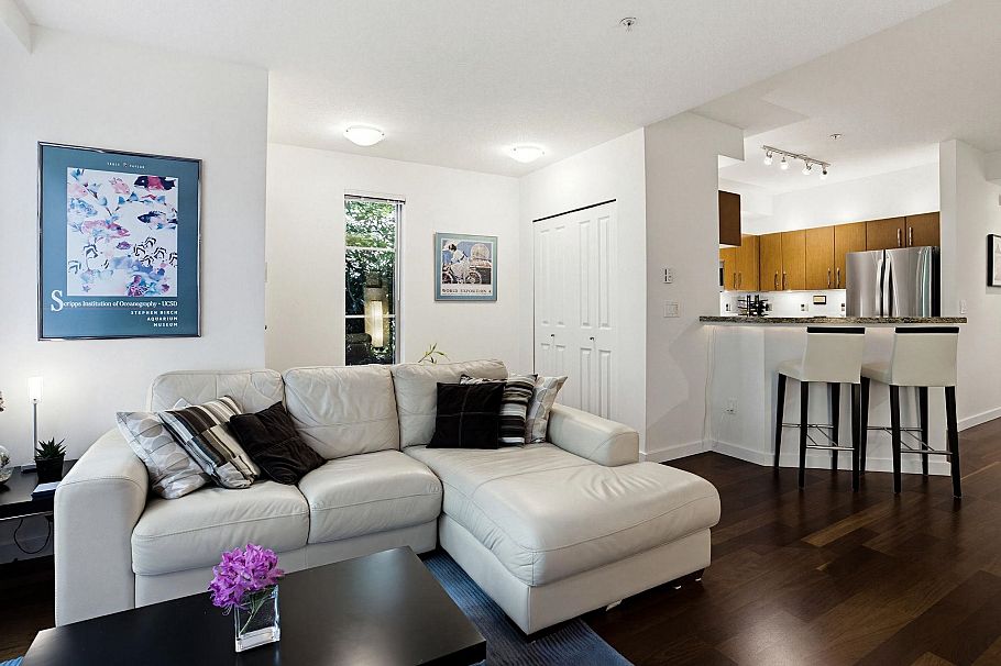 6230 Logan Lane Vancouver, BC - 4