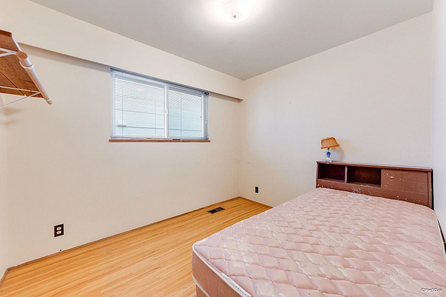 25 E 47th Avenue Vancouver, BC - 14