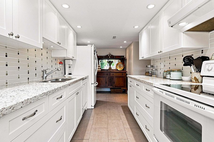 1059 Old Lillooet Road North Vancouver, BC - 15