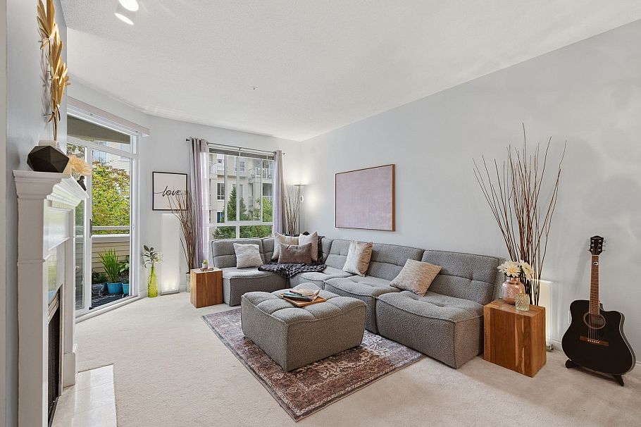 333 383 E 37th Avenue Vancouver, BC - 4