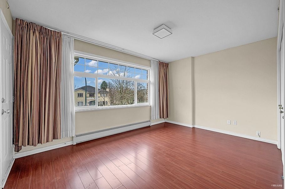 1945 W 44th Avenue Vancouver, BC - 19