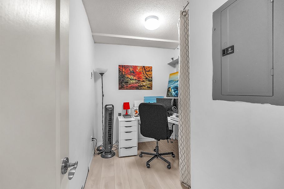 207 1500 Ostler Court North Vancouver, BC - 20