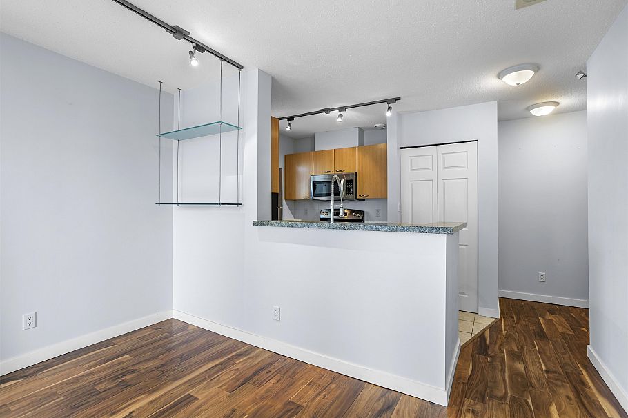 1506 1420 W Georgia Street Vancouver, BC - 3