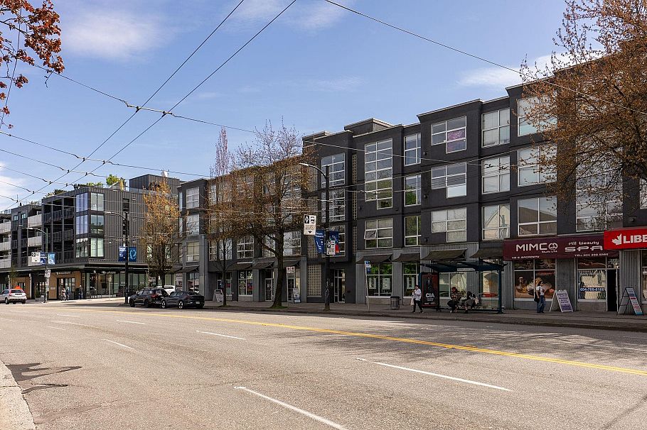 327 418 E Broadway Street Vancouver, BC - 31