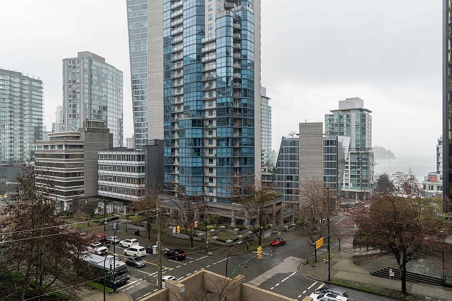 411 1367 Alberni Street Vancouver, BC - 24