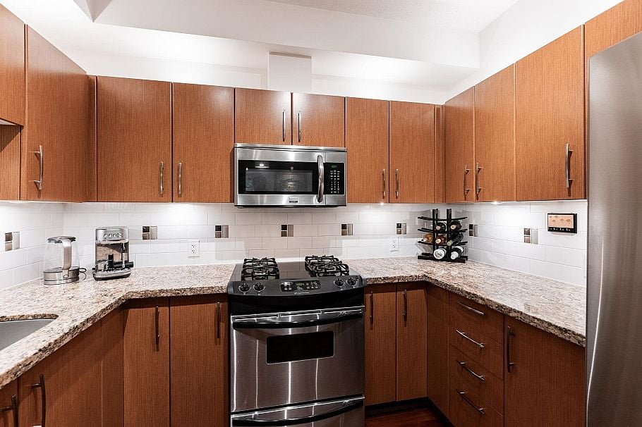 6230 Logan Lane Vancouver, BC - 9