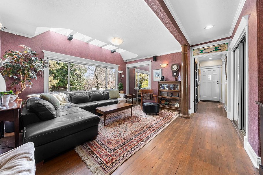 628 E 5th Street North Vancouver, BC - 3