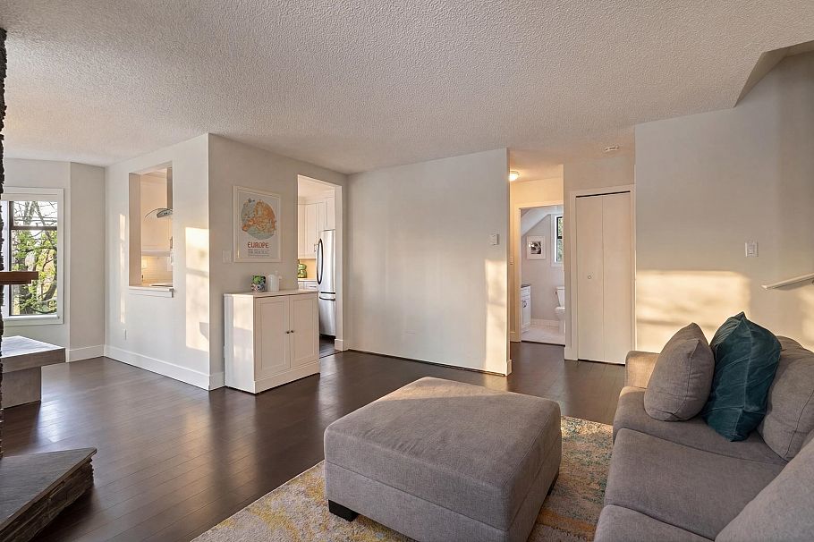 2427 W 6th Avenue Vancouver, BC - 16