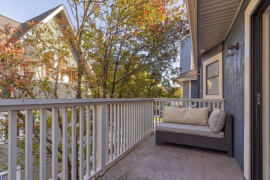 2427 W 6th Avenue Vancouver, BC - 22