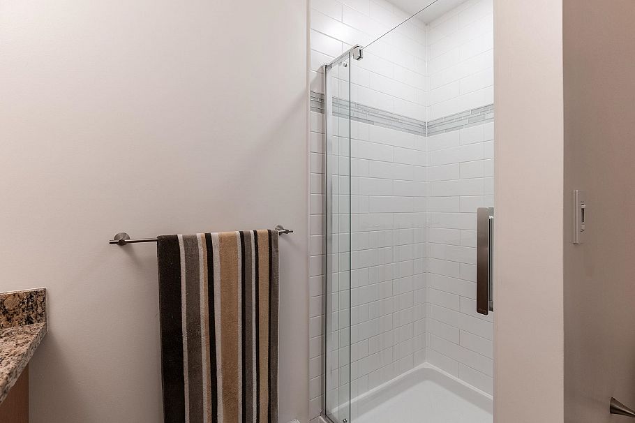 6230 Logan Lane Vancouver, BC - 18