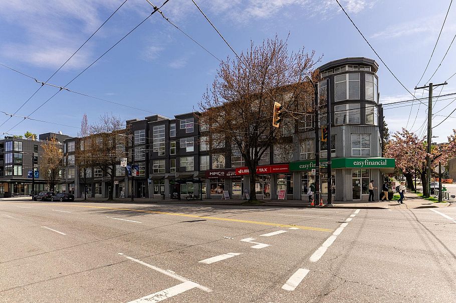 327 418 E Broadway Street Vancouver, BC - 30