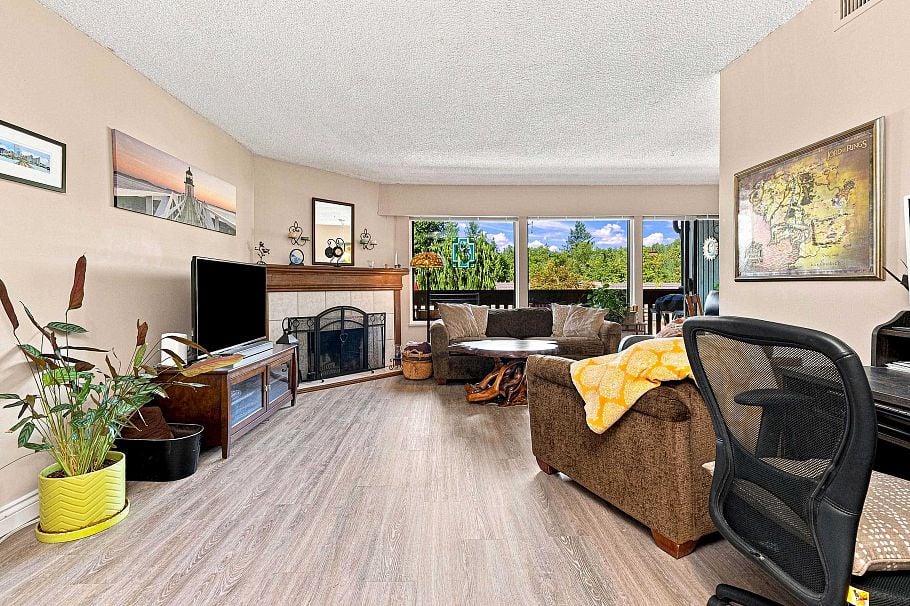 1059 Old Lillooet Road North Vancouver, BC - 3