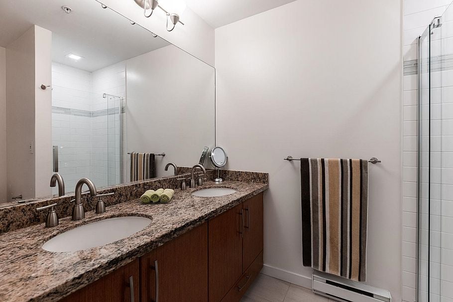 6230 Logan Lane Vancouver, BC - 17
