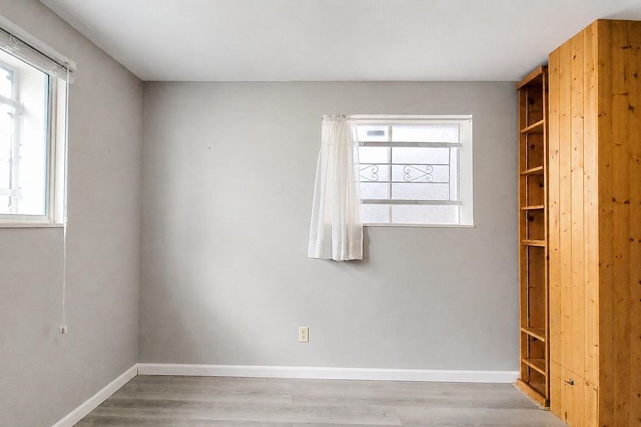 2748 E 6th Avenue Vancouver, BC - 26
