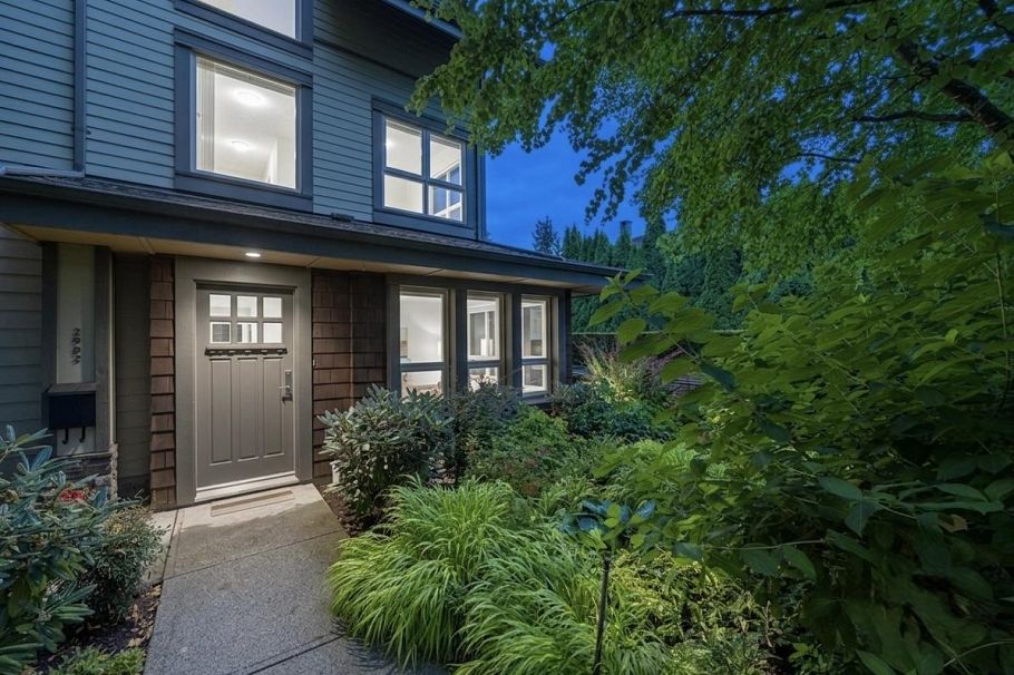 2982 Chesterfield Avenue North Vancouver, BC - 1