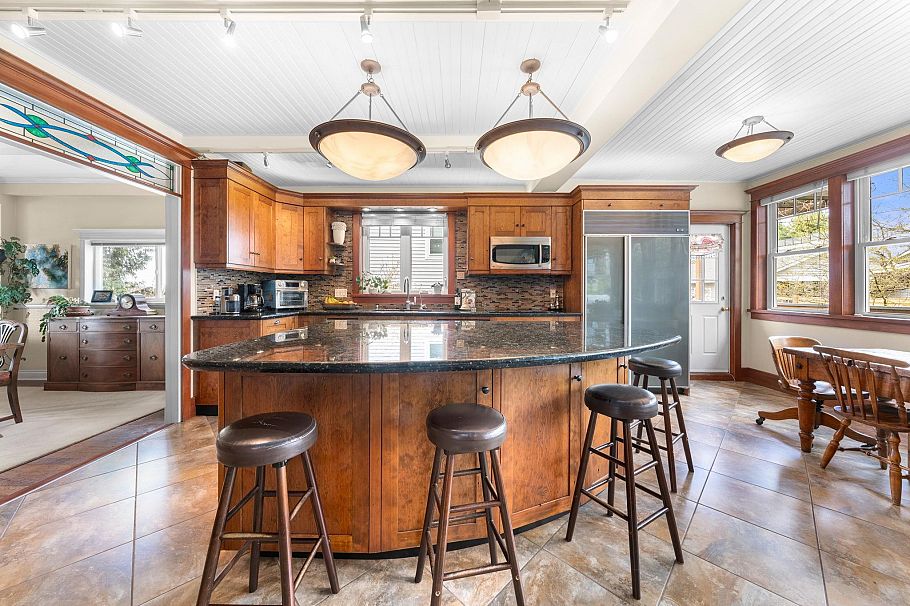 628 E 5th Street North Vancouver, BC - 16