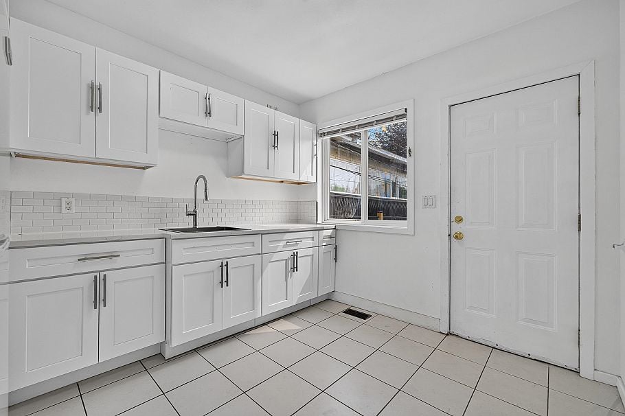 2316 Nanaimo Street Vancouver, BC - 4